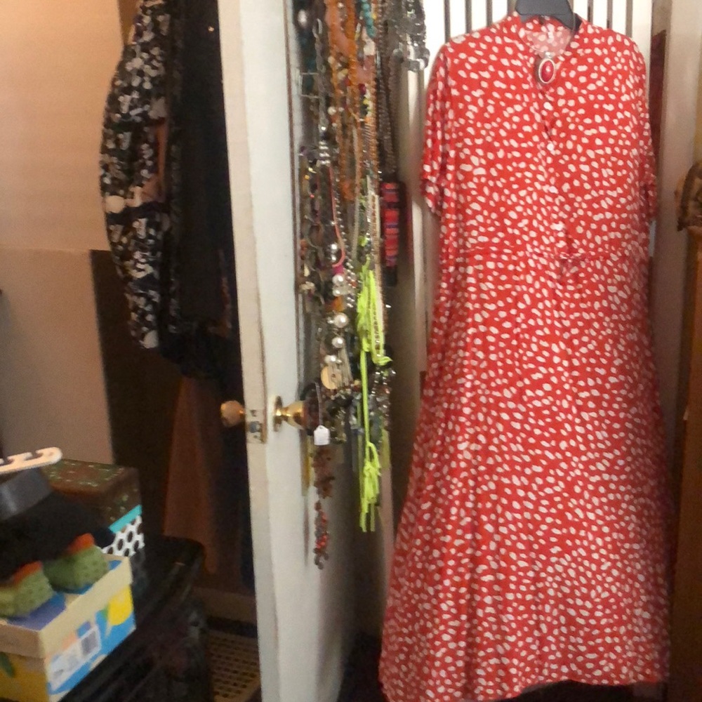 Red with White Print Summer Short Sleeve Dress with Button Down Round Collar.